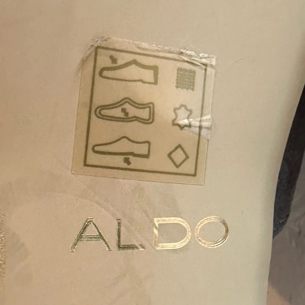 Beautiful Aldo Grey Suede Platform Heels with Gold Metal Accents, Size 9 - Picture 11 of 15